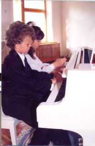 Петкау Олег и Женя, подготовка к конкурсу, 1995 год.